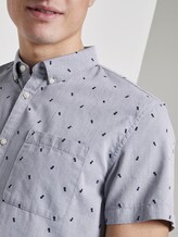 Textured short-sleeved shirt with a chest pocket - Men - navy pineapple print Textured short-sleeved shirt with a chest pocket - Men - navy pineapple print - 9 - TOM TAILOR Denim
