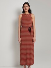Gemustertes Neckholder-Maxikleid mit Bindegürtel - Frauen - red structure Gemustertes Neckholder-Maxikleid mit Bindegürtel - Frauen - red structure - 1 - TOM TAILOR