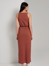 Gemustertes Neckholder-Maxikleid mit Bindegürtel - Frauen - red structure Gemustertes Neckholder-Maxikleid mit Bindegürtel - Frauen - red structure - 2 - TOM TAILOR