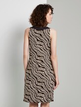 Ärmelloses Neckholder-Kleid mit Print - Frauen - black wavy design Ärmelloses Neckholder-Kleid mit Print - Frauen - black wavy design - 2 - TOM TAILOR
