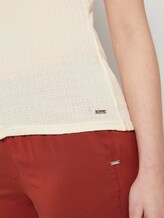 Ribbed top with a button tab - Women - soft creme beige Ribbed top with a button tab - Women - soft creme beige - 10 - TOM TAILOR Denim