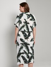 Flowing midi dress with a print - Women - ecru tropical leaves design Flowing midi dress with a print - Women - ecru tropical leaves design - 2 - Mine to five