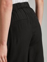 Loose Fit Bermuda Shorts mit elastischem Bund - Frauen - Deep Black Loose Fit Bermuda Shorts mit elastischem Bund - Frauen - Deep Black - 10 - TOM TAILOR