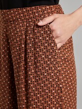 Loose Fit Bermuda Shorts mit elastischem Bund - Frauen - brown geometric design Loose Fit Bermuda Shorts mit elastischem Bund - Frauen - brown geometric design - 9 - TOM TAILOR