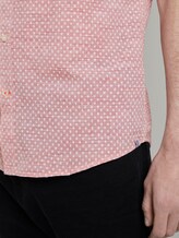 Patterned short-sleeved shirt with texture - Men - pale orange structur by design Patterned short-sleeved shirt with texture - Men - pale orange structur by design - 10 - TOM TAILOR