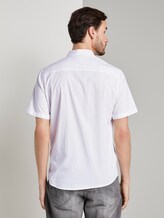 Schlichtes Kurzarm-Hemd mit Brusttasche - Männer - White Schlichtes Kurzarm-Hemd mit Brusttasche - Männer - White - 2 - TOM TAILOR