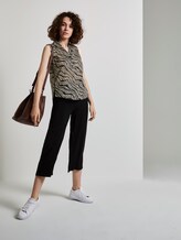 Ärmellose Henley-Bluse mit Seitenschlitzen - Frauen - black wavy design Ärmellose Henley-Bluse mit Seitenschlitzen - Frauen - black wavy design - 3 - TOM TAILOR