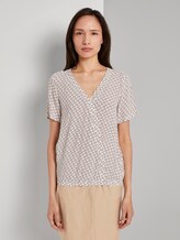 Patterned short-sleeved blouse in a wrap look - Women - white geometric design Patterned short-sleeved blouse in a wrap look - Women - white geometric design - 1 - TOM TAILOR
