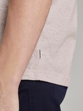 Basic T-Shirt mit Streifenstruktur - Männer - fog beige thin yarn dye stripe Basic T-Shirt mit Streifenstruktur - Männer - fog beige thin yarn dye stripe - 10 - TOM TAILOR Denim