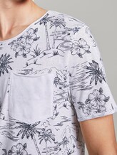 T-shirt with allover print and breast pocket - Men - white navy hawaiian print T-shirt with allover print and breast pocket - Men - white navy hawaiian print - 9 - TOM TAILOR Denim