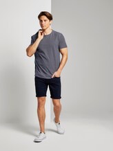 Strukturiertes T-Shirt mit Seitenschlitzen - Männer - navy jacquard block stripe Strukturiertes T-Shirt mit Seitenschlitzen - Männer - navy jacquard block stripe - 3 - TOM TAILOR Denim