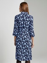 Geblümtes Hemdkleid mit Gürtel - Frauen - navy flower design Geblümtes Hemdkleid mit Gürtel - Frauen - navy flower design - 2 - TOM TAILOR