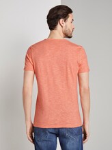 Strukturiertes T-Shirt mit Brusttasche - Männer - orange dot structure Strukturiertes T-Shirt mit Brusttasche - Männer - orange dot structure - 2 - TOM TAILOR