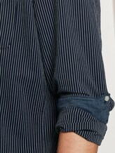 Gestreiftes Hemd mit Stehkragen - Männer - navy white seersucker stripe Gestreiftes Hemd mit Stehkragen - Männer - navy white seersucker stripe - 10 - TOM TAILOR Denim