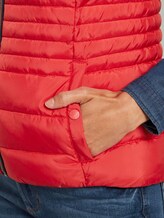 Lightweight quilted vest with a stand-up collar - Women - Strong Red Lightweight quilted vest with a stand-up collar - Women - Strong Red - 10 - TOM TAILOR