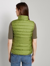 Lightweight quilted vest with a stand-up collar - Women - wood green Lightweight quilted vest with a stand-up collar - Women - wood green - 2 - TOM TAILOR