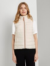 Lichtgewicht gewatteerd vest met opstaande kraag - Vrouwen - soft powder beige Lichtgewicht gewatteerd vest met opstaande kraag - Vrouwen - soft powder beige - 1 - TOM TAILOR