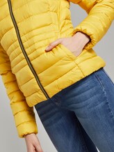 Leichte Steppjacke mit Stehkragen - Frauen - california sand yellow Leichte Steppjacke mit Stehkragen - Frauen - california sand yellow - 10 - TOM TAILOR