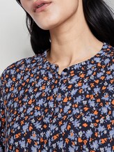 Nena & Larissa: Crepe-look dress - Women - navy floral design Nena & Larissa: Crepe-look dress - Women - navy floral design - 9 - TOM TAILOR