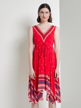 Luftiges Tuchkleid mit Musterung - Frauen - Zipfelkleid Skirt AOP red Luftiges Tuchkleid mit Musterung - Frauen - Zipfelkleid Skirt AOP red - 1 - TOM TAILOR