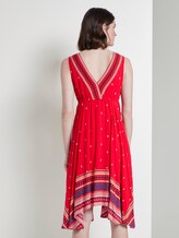 Luftiges Tuchkleid mit Musterung - Frauen - Zipfelkleid Skirt AOP red Luftiges Tuchkleid mit Musterung - Frauen - Zipfelkleid Skirt AOP red - 2 - TOM TAILOR