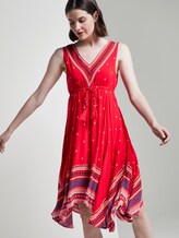 Luftiges Tuchkleid mit Musterung - Frauen - Zipfelkleid Skirt AOP red Luftiges Tuchkleid mit Musterung - Frauen - Zipfelkleid Skirt AOP red - 5 - TOM TAILOR