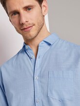 Fein strukturiertes Kurzarmhemd mit Haifischkragen - Männer - light blue white structure Fein strukturiertes Kurzarmhemd mit Haifischkragen - Männer - light blue white structure - 9 - TOM TAILOR
