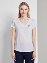 Basic T-Shirt mit Brustprint - Frauen - Off White Basic T-Shirt mit Brustprint - Frauen - Off White - 1 - TOM TAILOR Denim