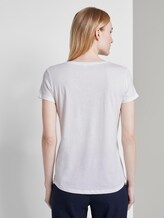 Basic T-Shirt mit Brustprint - Frauen - Off White Basic T-Shirt mit Brustprint - Frauen - Off White - 2 - TOM TAILOR Denim
