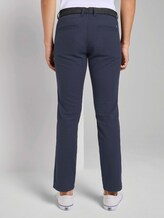 Strukturierte Chinohose mit Gürtel - Männer - navy dobby yarn dye Strukturierte Chinohose mit Gürtel - Männer - navy dobby yarn dye - 2 - TOM TAILOR Denim