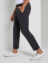 Strukturierte Chinohose mit Gürtel - Männer - grey brown check yarn dye Strukturierte Chinohose mit Gürtel - Männer - grey brown check yarn dye - 11 - TOM TAILOR Denim