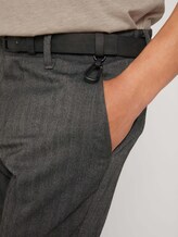 Textured chinos with a belt - Men - black white herringbone weave Textured chinos with a belt - Men - black white herringbone weave - 9 - TOM TAILOR Denim