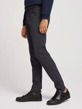 Strukturierte Chinohose mit Gürtel - Männer - navy grindle structure Strukturierte Chinohose mit Gürtel - Männer - navy grindle structure - 11 - TOM TAILOR Denim