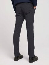 Strukturierte Chinohose mit Gürtel - Männer - navy grindle structure Strukturierte Chinohose mit Gürtel - Männer - navy grindle structure - 2 - TOM TAILOR Denim