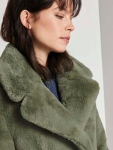 Weicher Faux-Fur Mantel - Frauen - greyish green Weicher Faux-Fur Mantel - Frauen - greyish green - 10 - TOM TAILOR