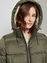 Kurze Pufferjacke mit Kapuze - Frauen - deep olive green Kurze Pufferjacke mit Kapuze - Frauen - deep olive green - 9 - TOM TAILOR Denim
