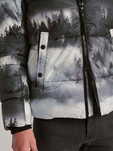 Pufferjacke mit Kapuze - Männer - foggy tree print Pufferjacke mit Kapuze - Männer - foggy tree print - 10 - TOM TAILOR