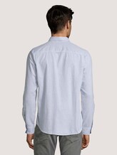 Gestreiftes Hemd mit Brusttasche - Männer - white base navy stripes Gestreiftes Hemd mit Brusttasche - Männer - white base navy stripes - 2 - TOM TAILOR