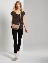 Gemusterte Kurzarm-Tunikabluse - Frauen - black red flower print Gemusterte Kurzarm-Tunikabluse - Frauen - black red flower print - 3 - TOM TAILOR Denim
