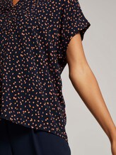 Gemustertes Blusenshirt - Frauen - navy orange dot design Gemustertes Blusenshirt - Frauen - navy orange dot design - 10 - Mine to five