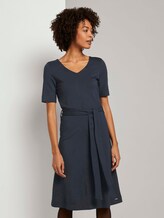 Kleid mit Bindegürtel - Frauen - Sky Captain Blue Kleid mit Bindegürtel - Frauen - Sky Captain Blue - 1 - Mine to five