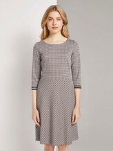 Kariertes Jersey-Kleid in A-Linie - Frauen - camel small check Kariertes Jersey-Kleid in A-Linie - Frauen - camel small check - 1 - TOM TAILOR