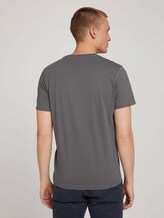 T-Shirt with a logo print - Men - Quiet Mid Grey T-Shirt with a logo print - Men - Quiet Mid Grey - 2 - TOM TAILOR