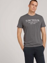 T-Shirt with a logo print - Men - Quiet Mid Grey T-Shirt with a logo print - Men - Quiet Mid Grey - 5 - TOM TAILOR