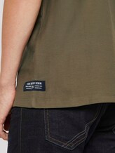 Strukturiertes T-Shirt mit Brusttasche - Männer - Dry Greyish Olive Strukturiertes T-Shirt mit Brusttasche - Männer - Dry Greyish Olive - 10 - TOM TAILOR Denim
