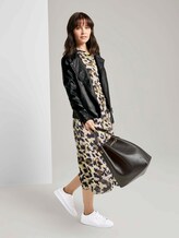 Gemustertes Midikleid mit Volants - Frauen - khaki yellow camouflage design Gemustertes Midikleid mit Volants - Frauen - khaki yellow camouflage design - 5 - TOM TAILOR