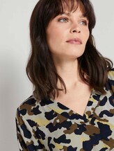 Gemusterte Bluse mit Tape-Details - Frauen - khaki yellow camouflage design Gemusterte Bluse mit Tape-Details - Frauen - khaki yellow camouflage design - 10 - TOM TAILOR