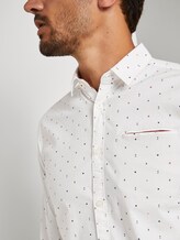 Gemustertes Hemd mit Paspeltasche - Männer - offwhite navy scattered design Gemustertes Hemd mit Paspeltasche - Männer - offwhite navy scattered design - 9 - TOM TAILOR