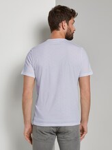 Fein gemustertes T-Shirt mit Brusttasche - Männer - White Fein gemustertes T-Shirt mit Brusttasche - Männer - White - 2 - TOM TAILOR