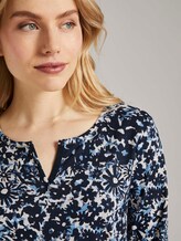 Henley-Shirt mit Blumenprint - Frauen - blue flower design Henley-Shirt mit Blumenprint - Frauen - blue flower design - 9 - TOM TAILOR